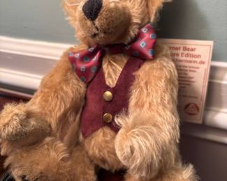 INFORMATION ABOUT BEAR IN NEXT PHOTO
