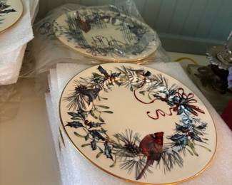 LENOX WINTER GREETINGS DINNERWARE