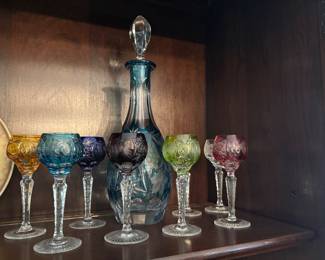 DECANTER AND MATCHING CORDIALS
