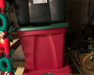 STORAGE CONTAINERS