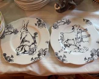 BLACK AND WHITE PLATES