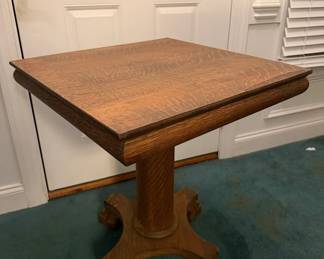 $75 Oak Veneer Arts & Crafts style Pedestal Table