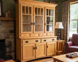 $1700 Amish Traditions White Oak HandMade Hutch Cabinet