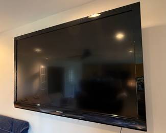 Sharp LC-C577UM Television