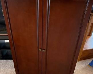 Dart World Official Tournament Dartboard Cabinet Set