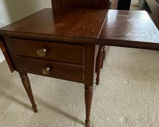 Sheraton Style Drop Leaf Side Table