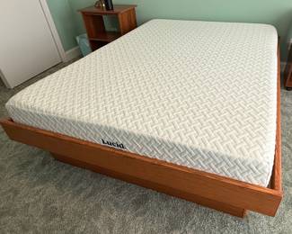 Baker Road Furniture Solid Oak Queen Platform Bed Frame with Lucid Mattress