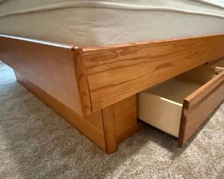 Baker Road Furniture Queen Platform Bed with Serta Perfect Sleeper Mattress