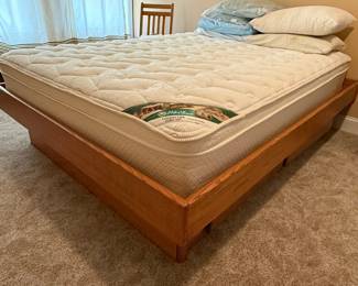 Baker Road Furniture Queen Platform Bed with Serta Perfect Sleeper Mattress