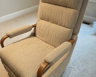 La-Z-Boy Harbor Town Rocking Recliner