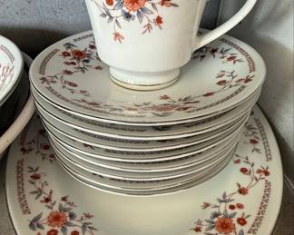 Dynasty Fine China "Copenhagen" Floral Pattern Dinnerware Set