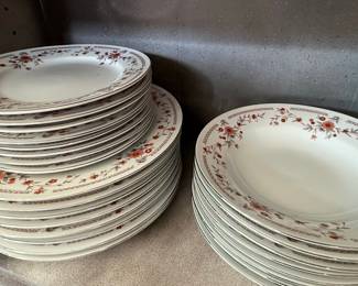 Dynasty Fine China "Copenhagen" Floral Pattern Dinnerware Set