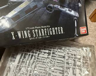 Bandai 1/72 Scale Star Wars X-Wing Starfighter Plastic Model Kit