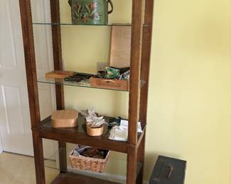 Lighted shelf