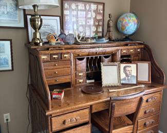 Roll top desk