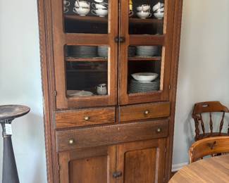 Farmhouse hutch
