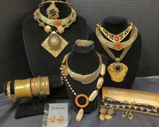  05 Maximalist Bohemian Jewelry