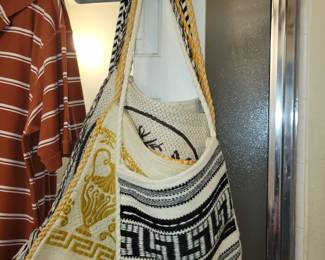 Woven shoulder bags