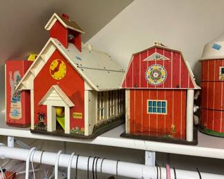 vintage 1967 Fisher-Price Little People Play Family Farm barn set