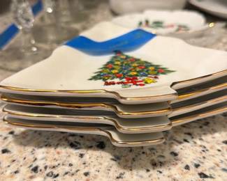 Jamestown China Christmas Tree Dish Set