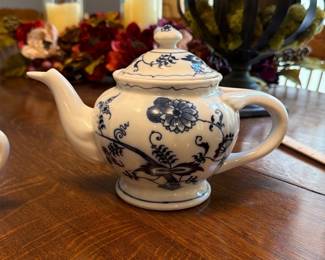 Blue Danube White & Blue Teapot
