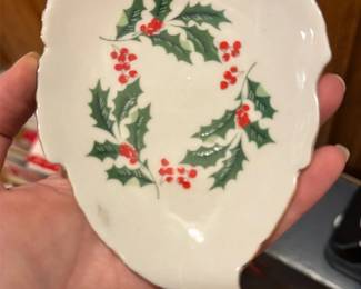 Holiday Holly Leaf Trinket Dish