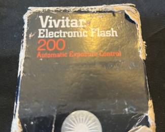 vintage Vivitar Electronic Flash 200 unit