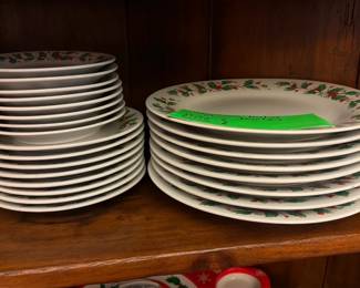 China Pearl Holiday Dinner Plates Set