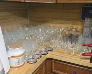 Assorted Glassware Set