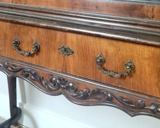 Fantastic China cabinet