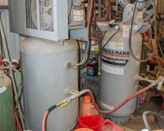 Compressor with slave tank