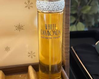 White Diamonds Elizabeth Taylor Eau de Toilette spray