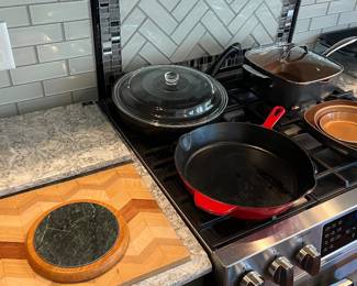 Wood and marble cutting boards