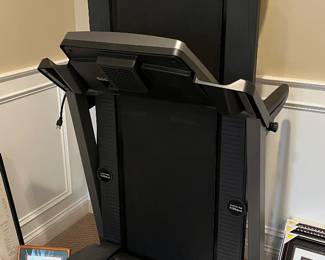 ProForm XP 550s SpaceSaver treadmill, exercise ball