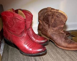 Women's Western Style Embroidered Leather Boots