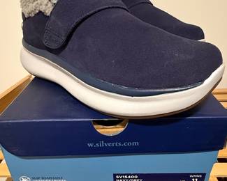 Silverts Women's Adaptive Shoes with Sherpa Lining