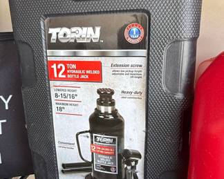 Torin 12 Ton Hydraulic Welded Bottle Jack