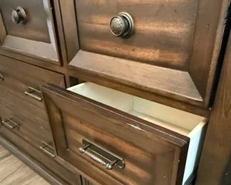 Modern Wood 9-Drawer Dresser and Nightstand Set