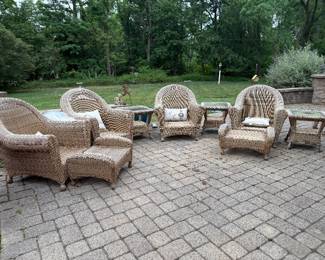 Multi Piece outdoor set in fair condition