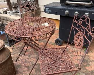 Lovely metal bistro set