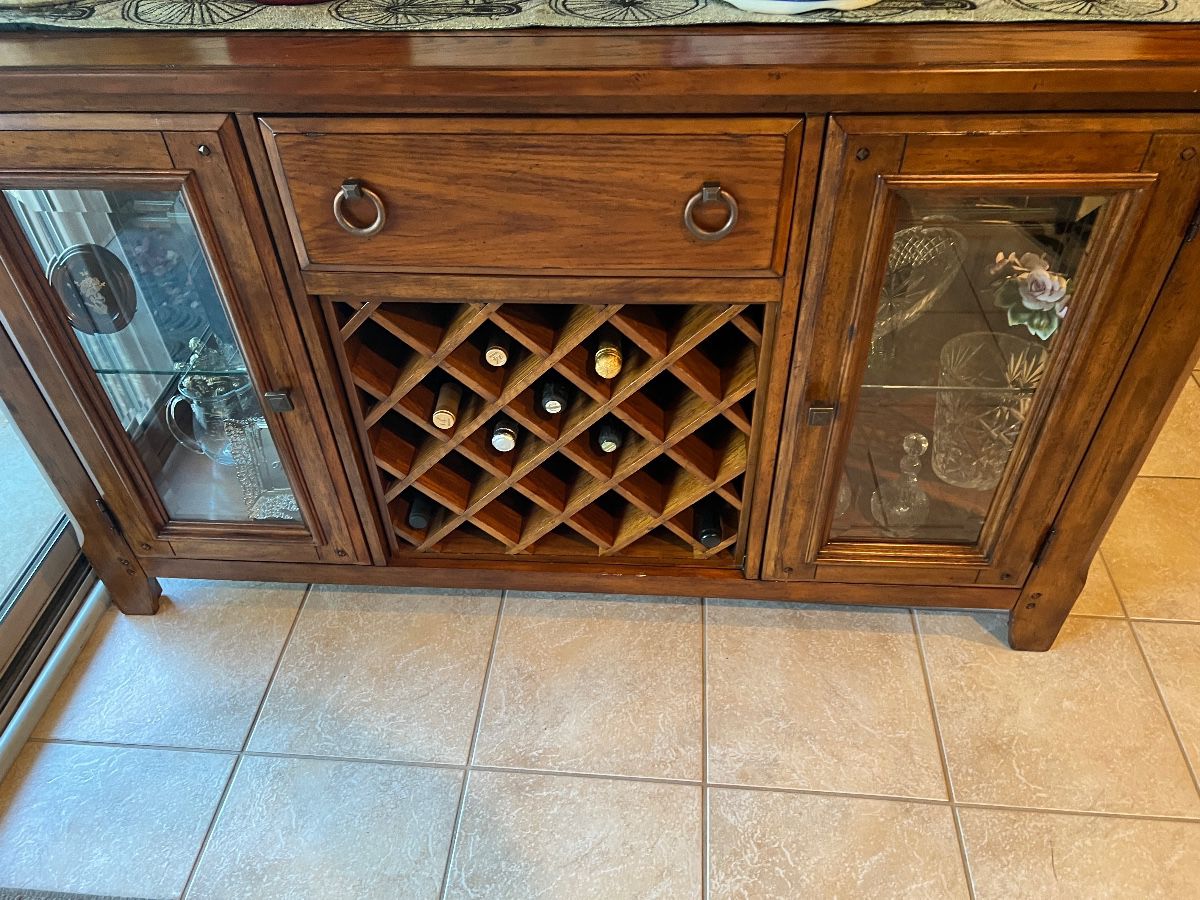 CREDENZA/BAR CABINET