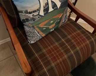 VINTAGE CHAIR