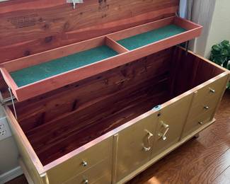 LANE VINTAGE CEDAR CHEST