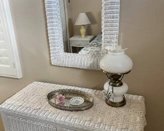 LOVELY HIGH QUALITY WICKER BEDROOM SET