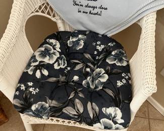 WICKER CHAIR