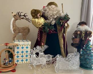 HOLIDAY DECOR