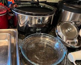 BAKEWARE, SMALL APPLIANCES