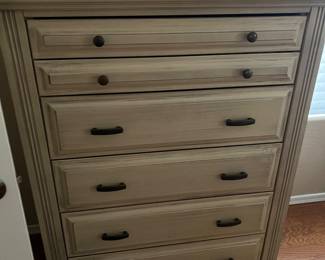 STONE CREEK CHEST