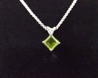 .925 Sterling Silver Peridot Pendant Necklace
