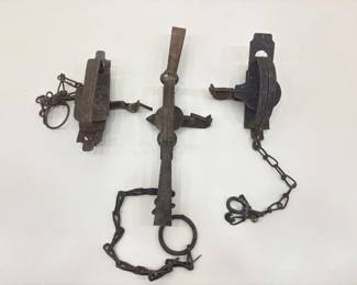 3 Vintage Collectible Game Traps